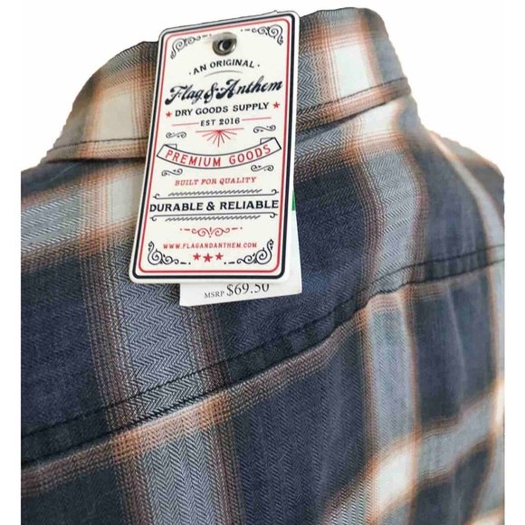 🔥NWT🔥Plaid Lightweight Button-Down Flannel - Picture 8 of 15